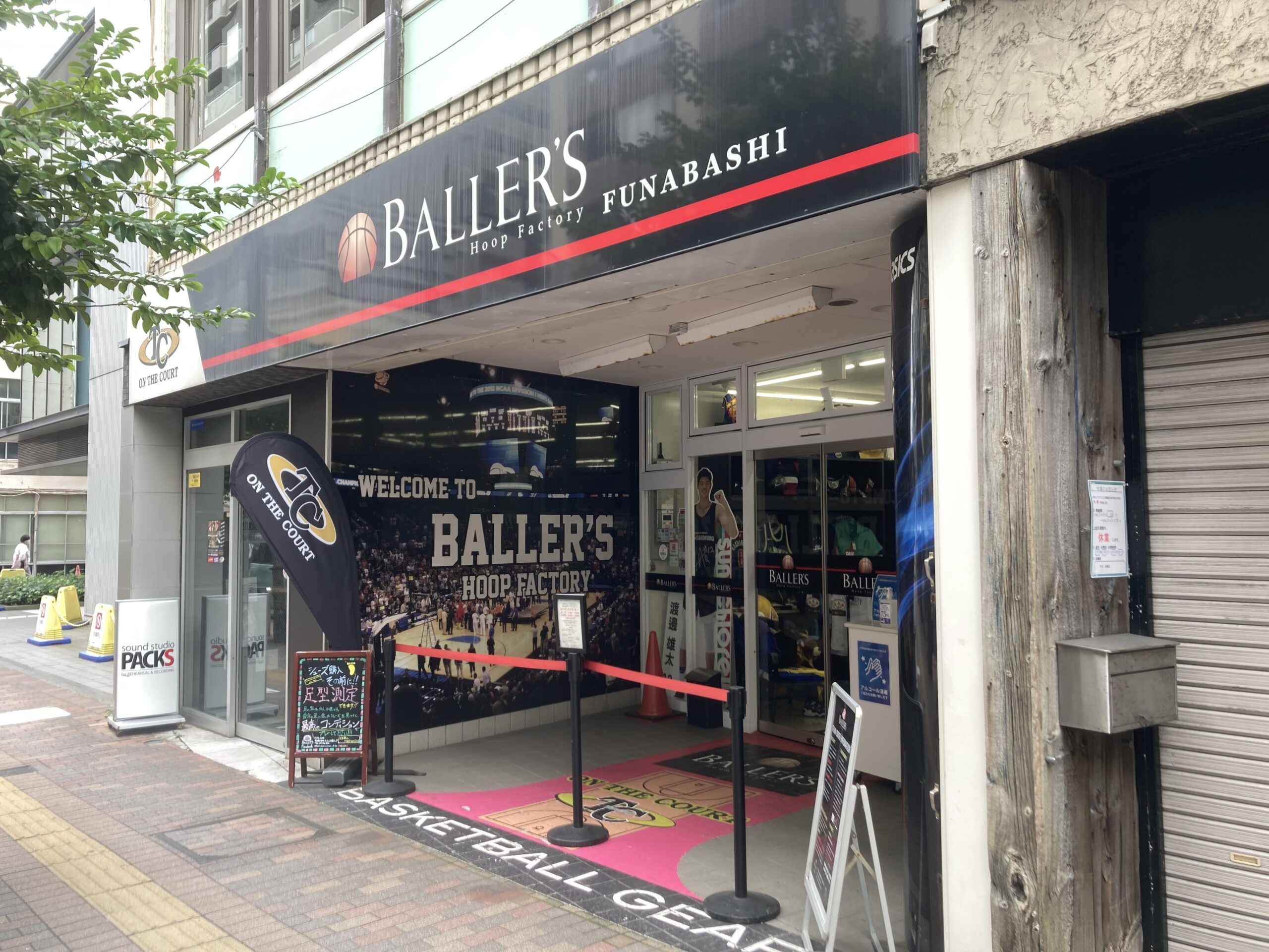 【スニーカーペイント】バスケ専門店・BALLER’S船橋店に展示中！